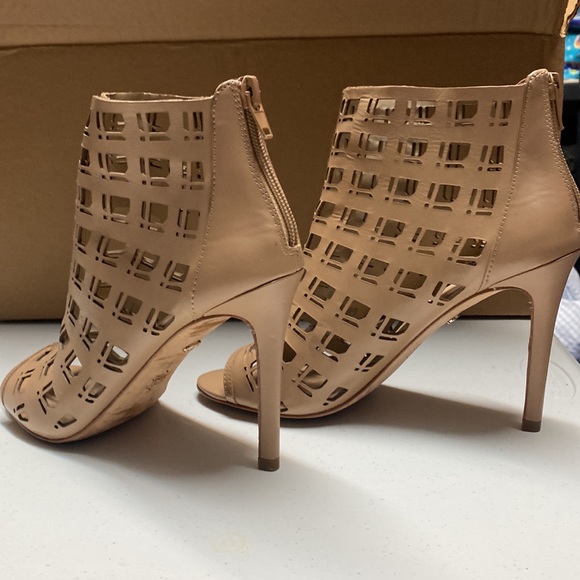 Charles David strappy bootie heel - Picture 4 of 7